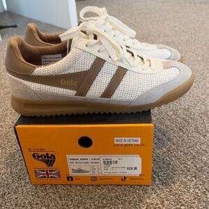 Gola Women’s Retro Trainer in Off-White and Light Caramel - sz 8